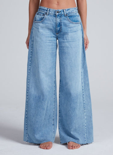 THE SLOOP JEAN