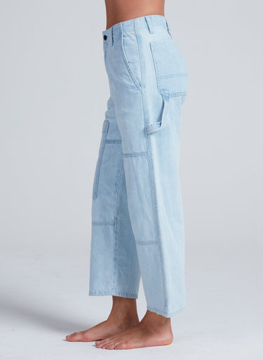 CROPPED CARPENTER