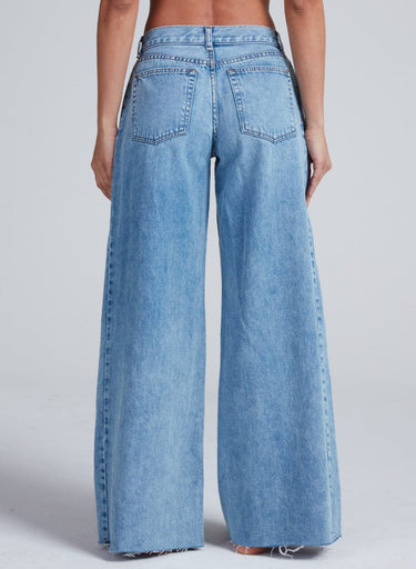 THE SLOOP JEAN
