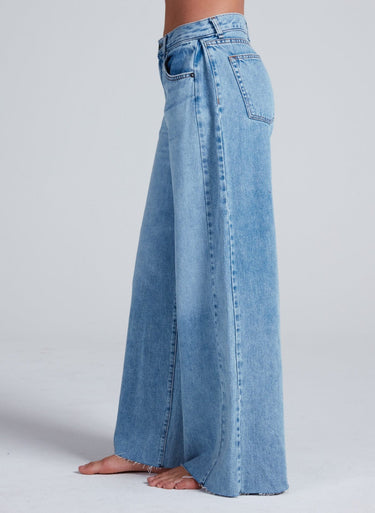 THE SLOOP JEAN